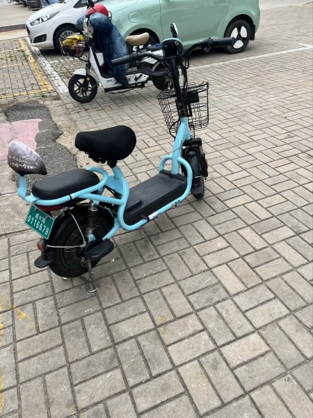 出售雅迪电动车，刚换的新电瓶，仅需888元可置换，乳山市里看车