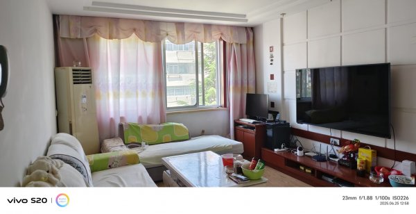 豪门小区四楼出租，两室一厅，家具齐全，拎包入住，1200/月