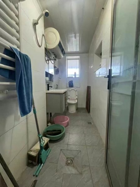 锁厂贴地三楼