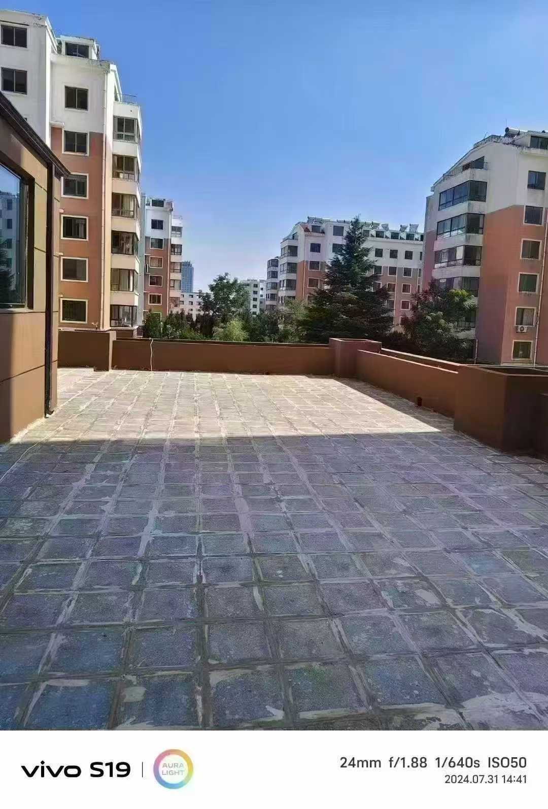 香格里拉二区框架一楼115平.