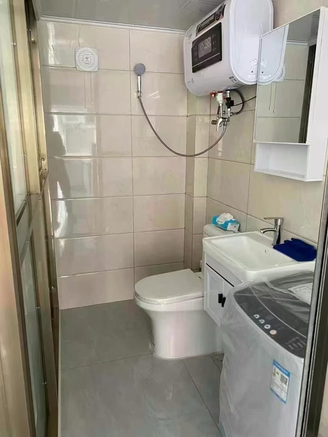 出租西城华府公寓一套