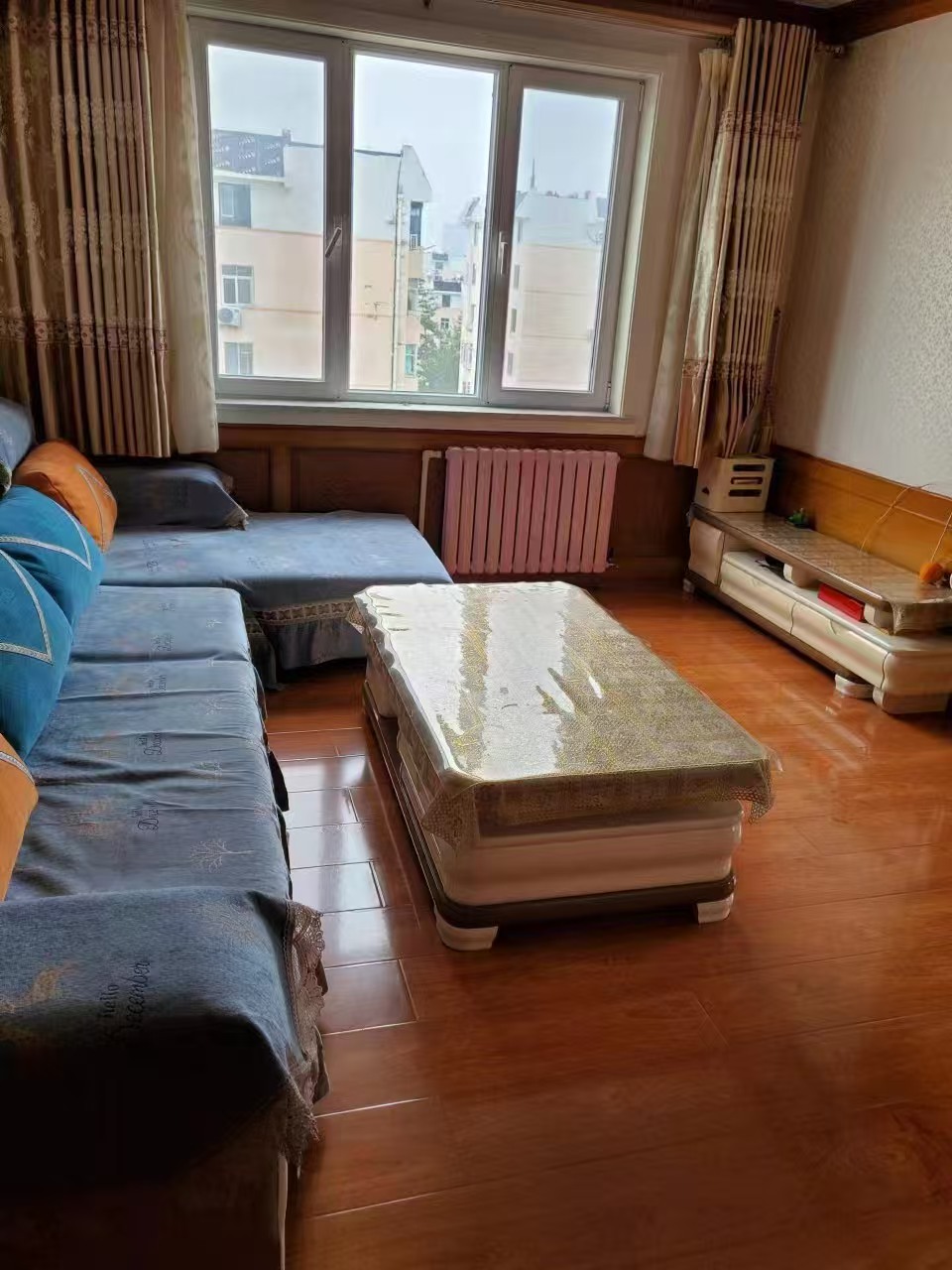 出租 静园小区四楼 超干净板正 拎包入住 900