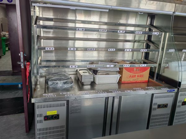 转让两个麻辣烫展示冰柜
