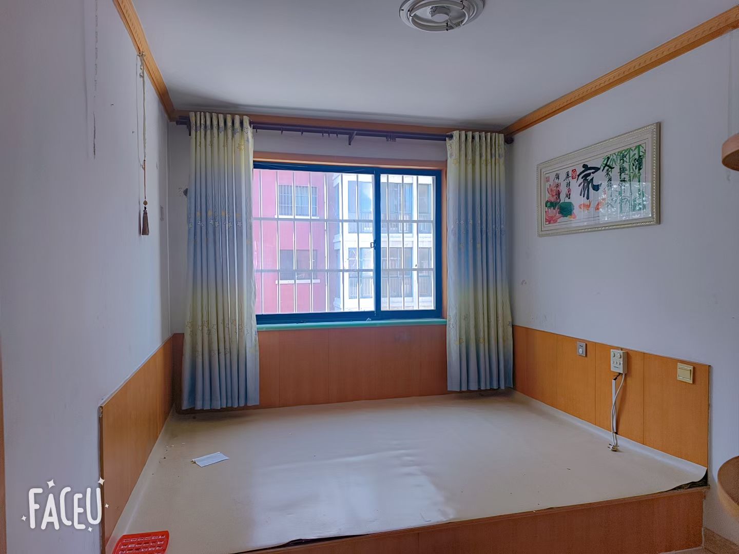 鲁威阳光花园2楼 85平 两室两厅 格力空调 史密斯热水器 地暖 1300元月