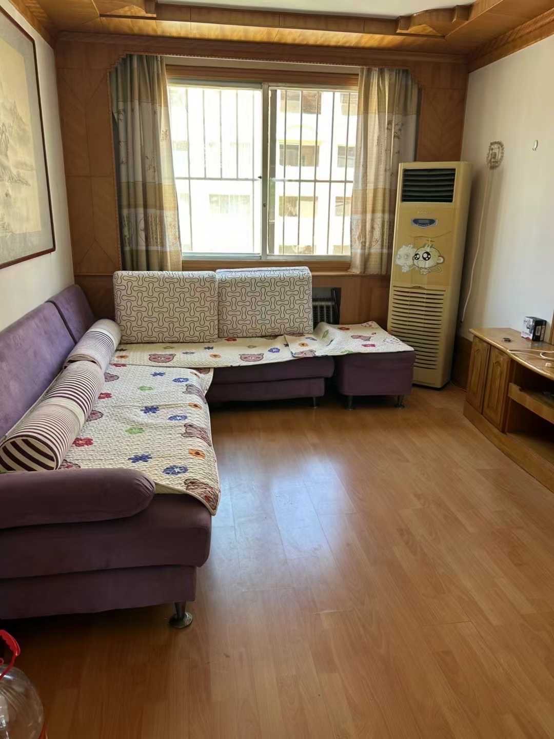 短租三个月，中豪小区三楼90平两室两厅，家电齐全，干净板正，拎包入住