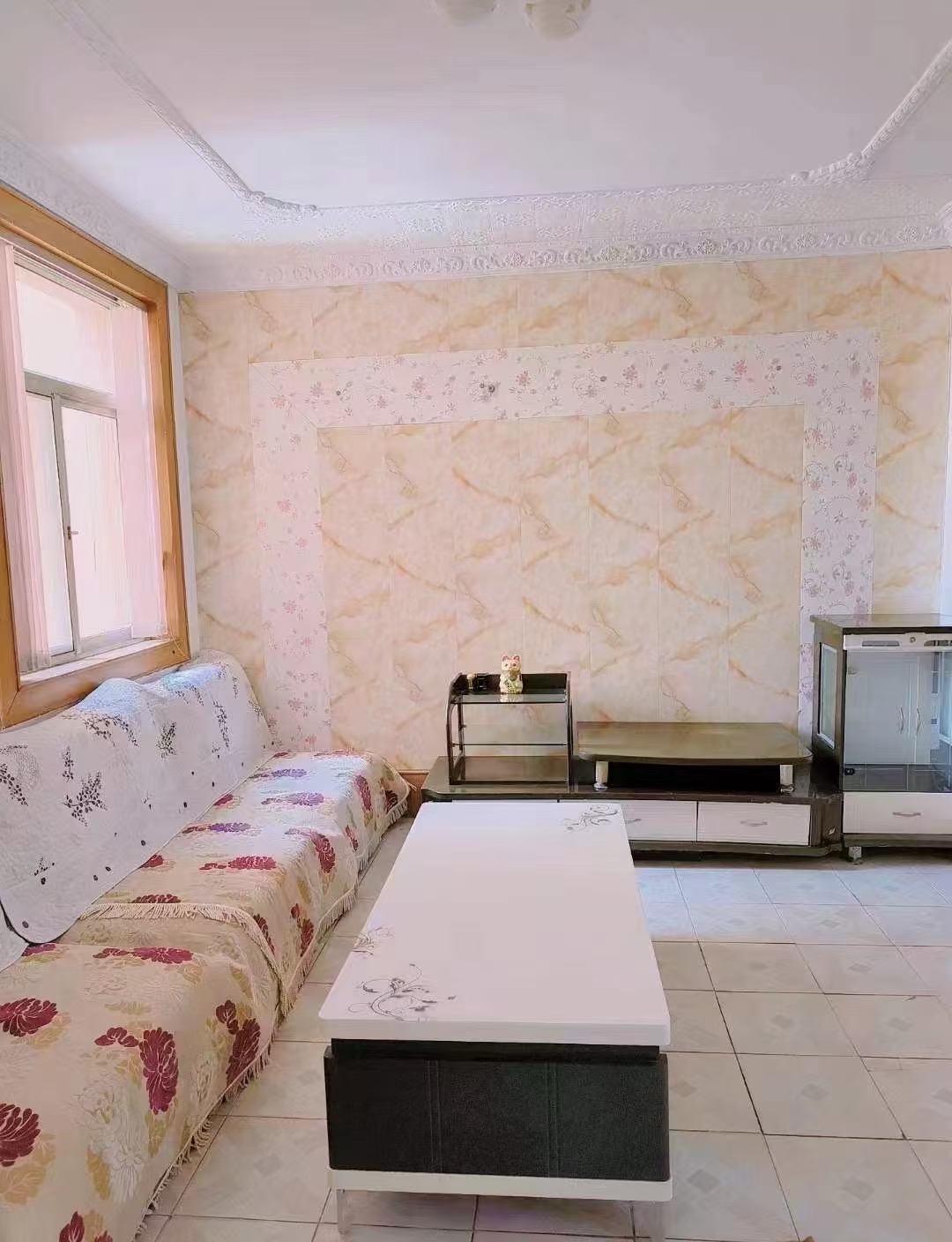 东山小区4楼，63平两室一厅，家具家电齐全，850/月