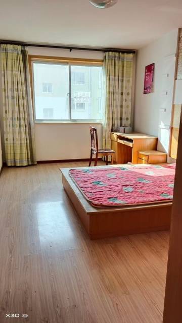 出租石村4楼，90平，月租650彩电冰箱洗衣机空调，拎包入住。