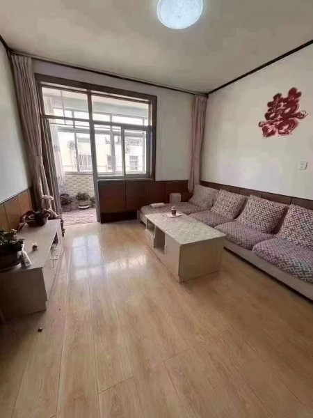 黄山小区四楼66平米，精装三室，双气，拎包入住