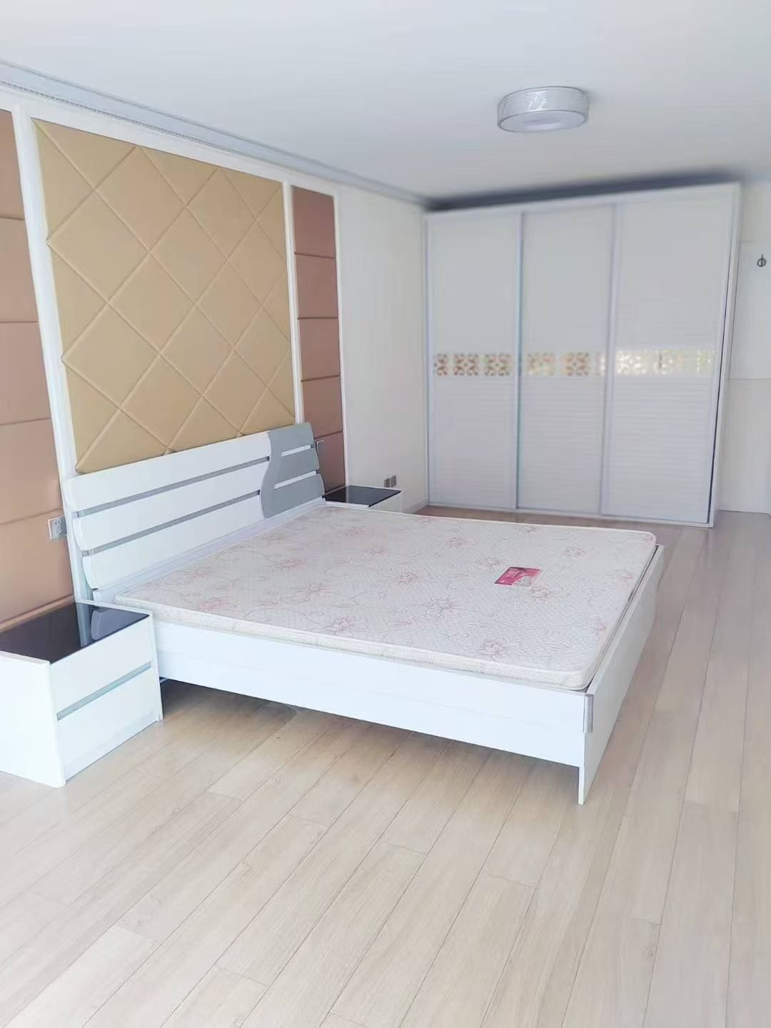 西馨苑二楼出租