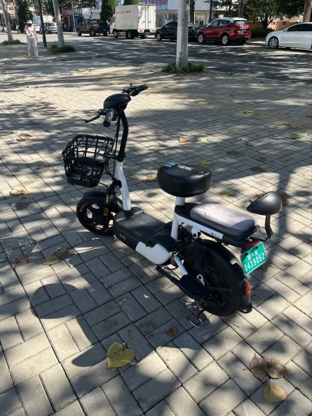 出售品牌国标绿牌电动车，仅需888元可置换